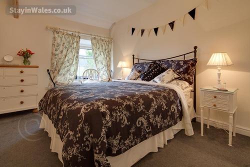 Black and White bedroom