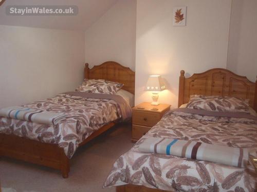 Twin Bedroom
