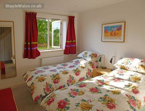 Ground floor twin bedroom