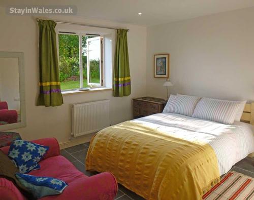 Ground floor double bedroom