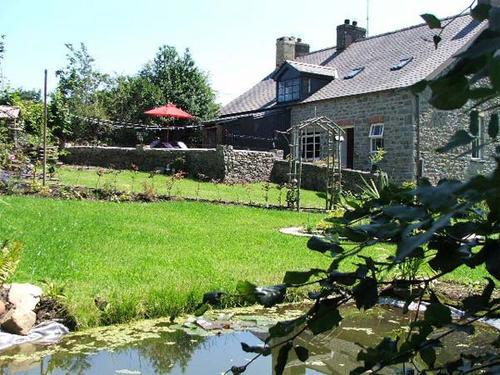 Private and peaceful gardens full of wildlife.