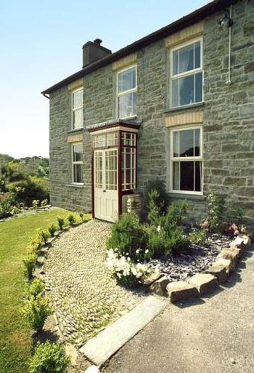 Gorgeous country retreat - traditional yet very luxurious.