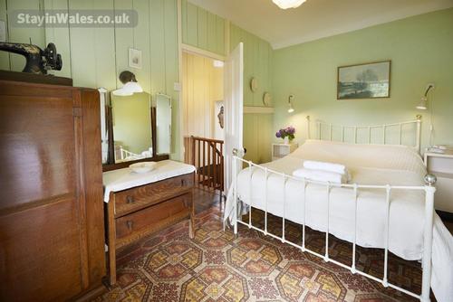Traditional Cottage full of character with lovely comfortable beds