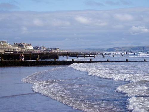 Tide comes in