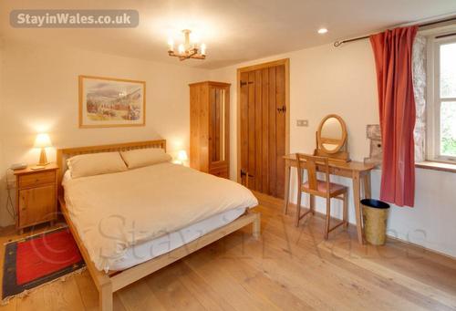 The studio has a double bed, and in addition there''s a sofa bed