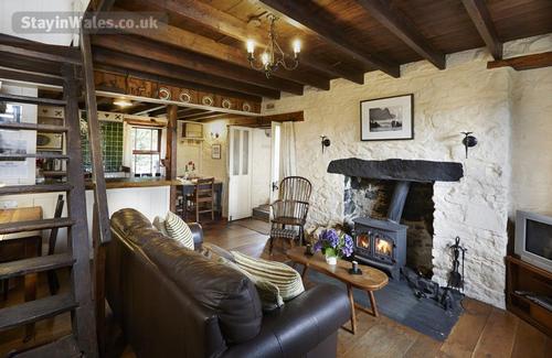 Cosy Cottage full of character as well as all mod cons