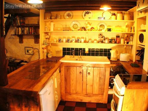 Extremely well-equipped handmade Oak Kitchen