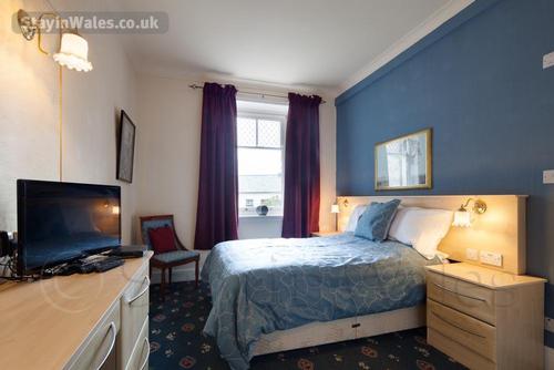 En-suite double bedroom