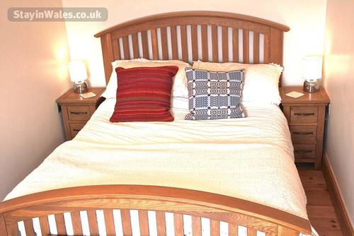 Maes y ffynnon double bedroom