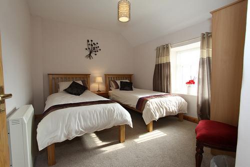 Twin bedroom