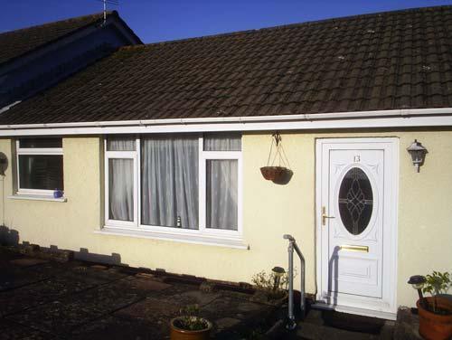 This self catering bungalow is in Limeslade, near Mumbles on the Gower Peninsula