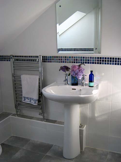 The en-suite bathroom