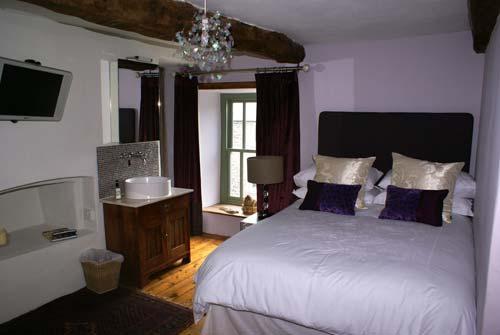 Bedroom 1 (en suite)