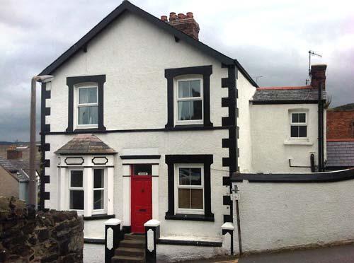 This recently refurbished house is on a quiet street within the medieval town walls of Conwy