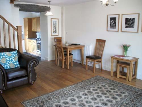 Carthouse - lounge and kitchen