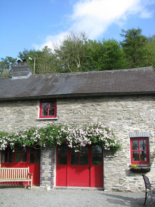 Ty Cerbyd - a former carriage house