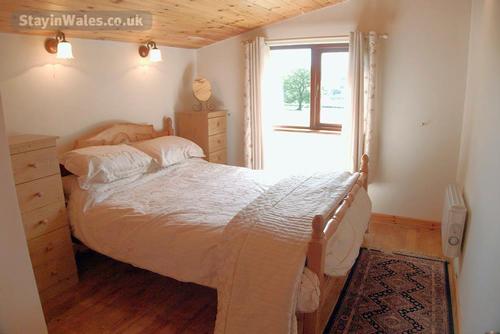 Log Cabin - double bedroom