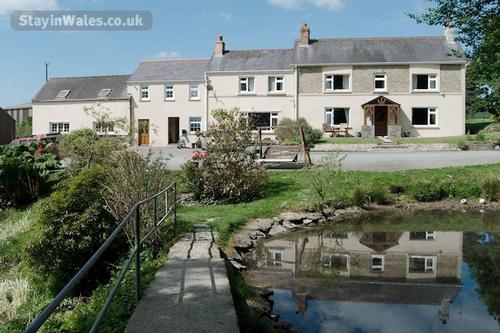 Morlogws Farm cottages