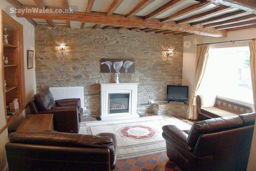 Farmhouse - living room
