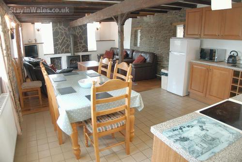 Carthouse - dining area