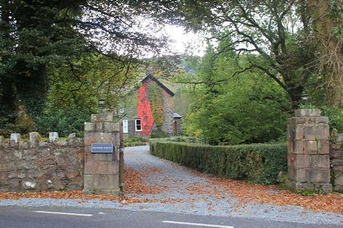 Front entrance drive
