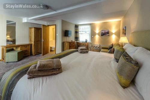 Cardiff room