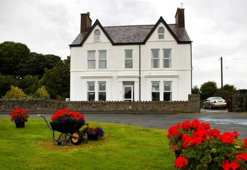 Llys Olwen was an early Victorian sea captain''s home