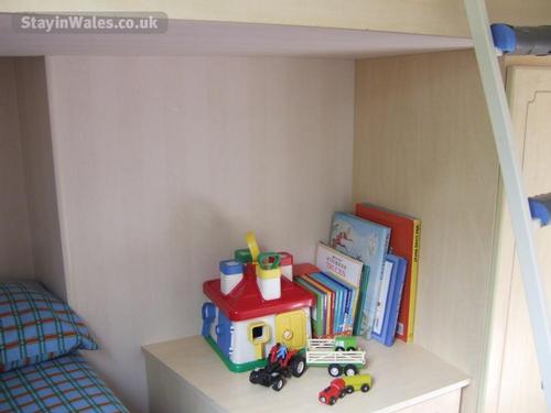 Twin room with Bunk Bed