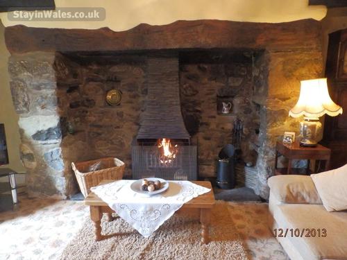 Cosy fire in sitting room .logs supplied.