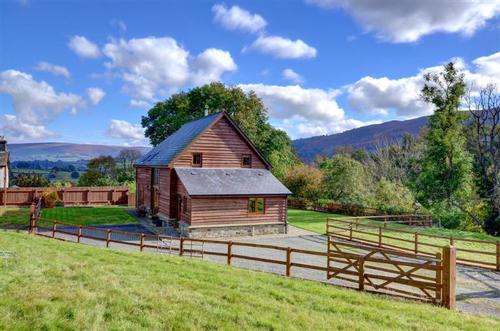 Dan yr Eglwys is in a stunning rural setting