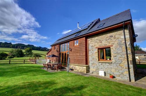 Dan yr Eglwys - a modern, spacious and cosy barn conversion set in the peeaceful countryside less th