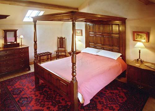 Four poster bedroom in Old Dairy