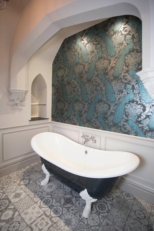 Roll-top bath