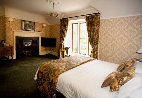 Guest bedroom