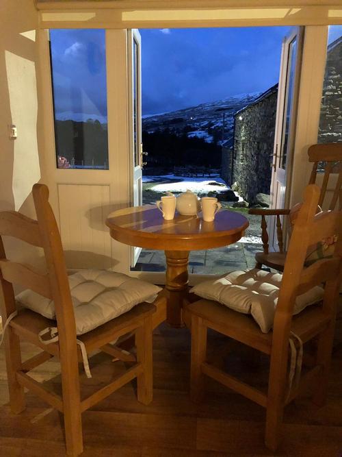 Hotn cup of tea looking at the snow