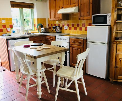 Kitchen in Swallow cottage