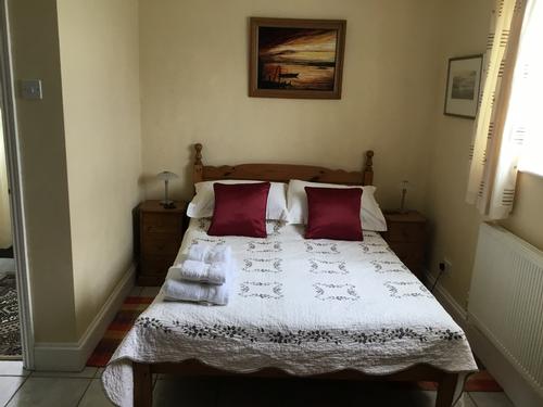 Sleeping area ground floor en suite