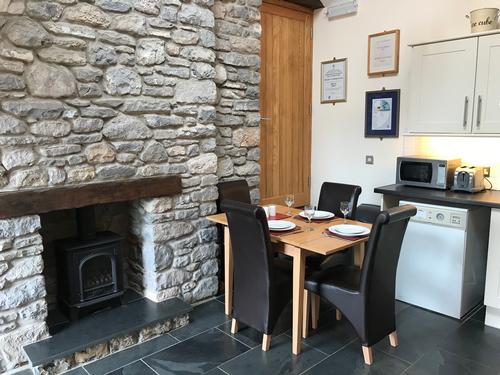 Stable dining area