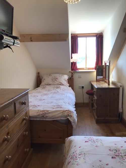 Twin bedroom