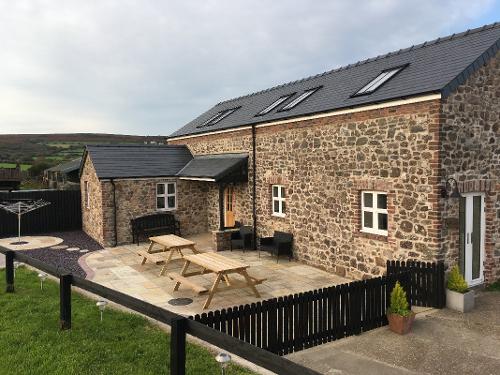 The Chaffhouse patio and garden