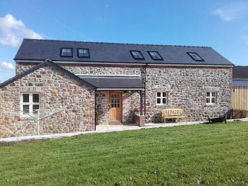 The Chaffhouse sleeps 10 and can be hired with The Bunkhouse for larger groups.
