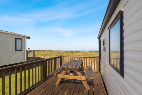 Gold 2 Decking View