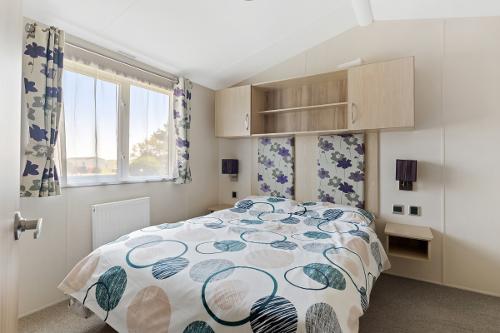 Gold 2 Bedroom