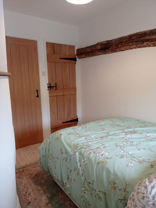 Arch Cottage - bedroom 2, small double bed