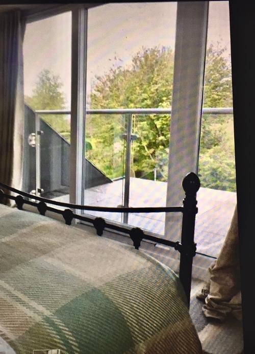 Juliette balcony